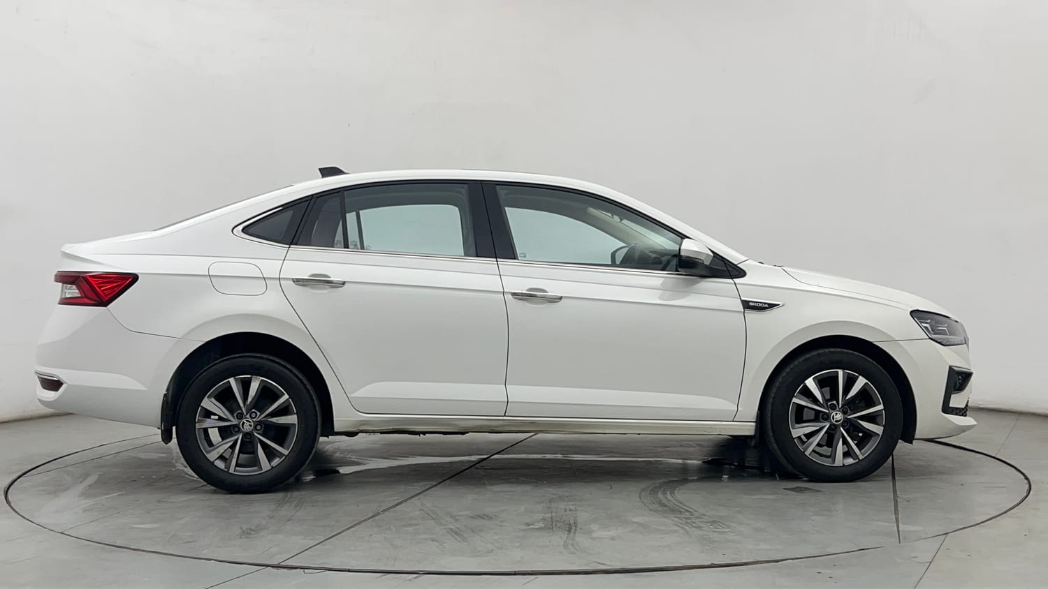 Used 2022 Skoda Slavia Style 1.0L TSI MT Petrol Manual exterior RIGHT SIDE VIEW
