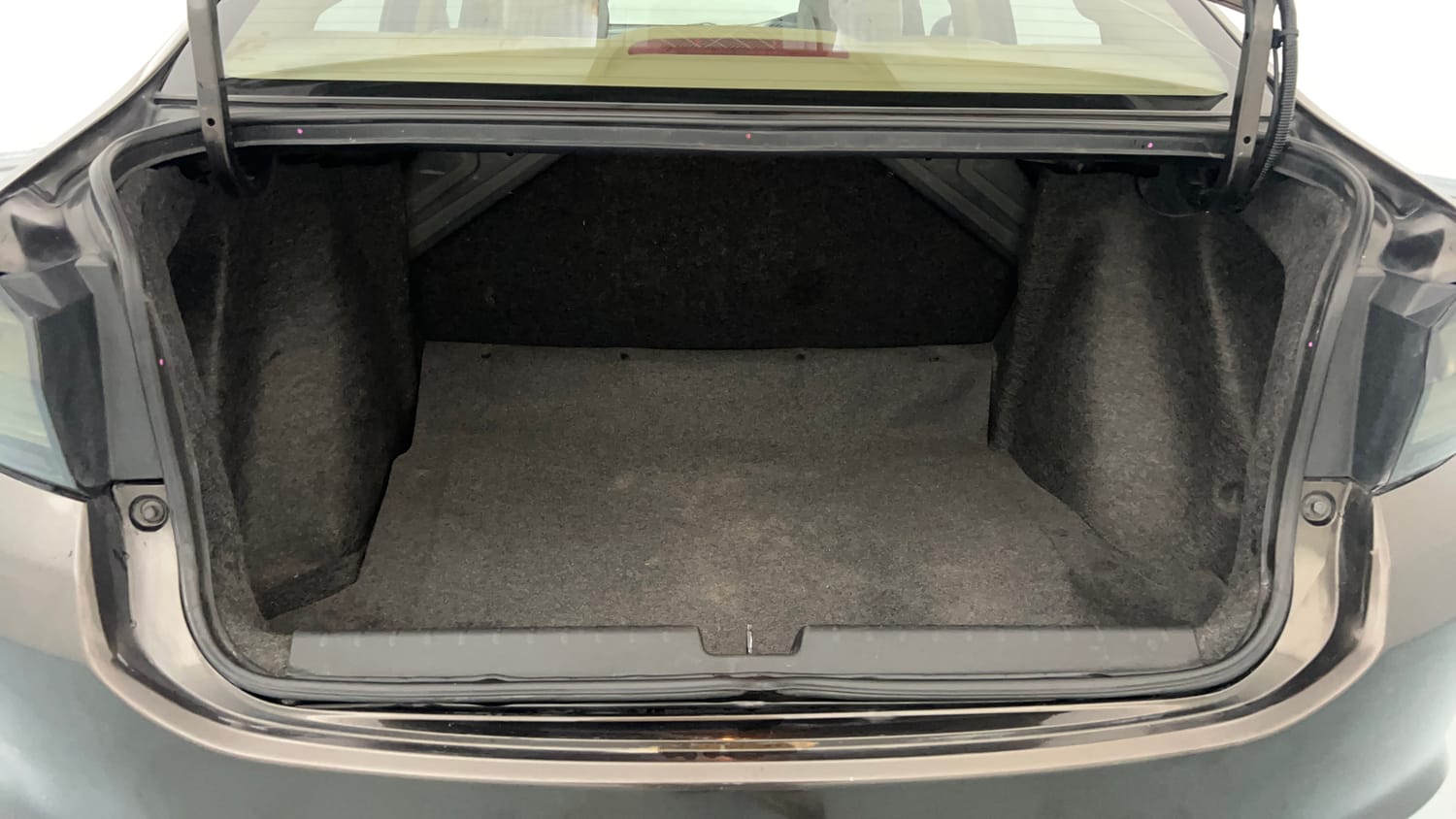 Used 2018 Honda City V Petrol Petrol Manual interior DICKY INSIDE VIEW