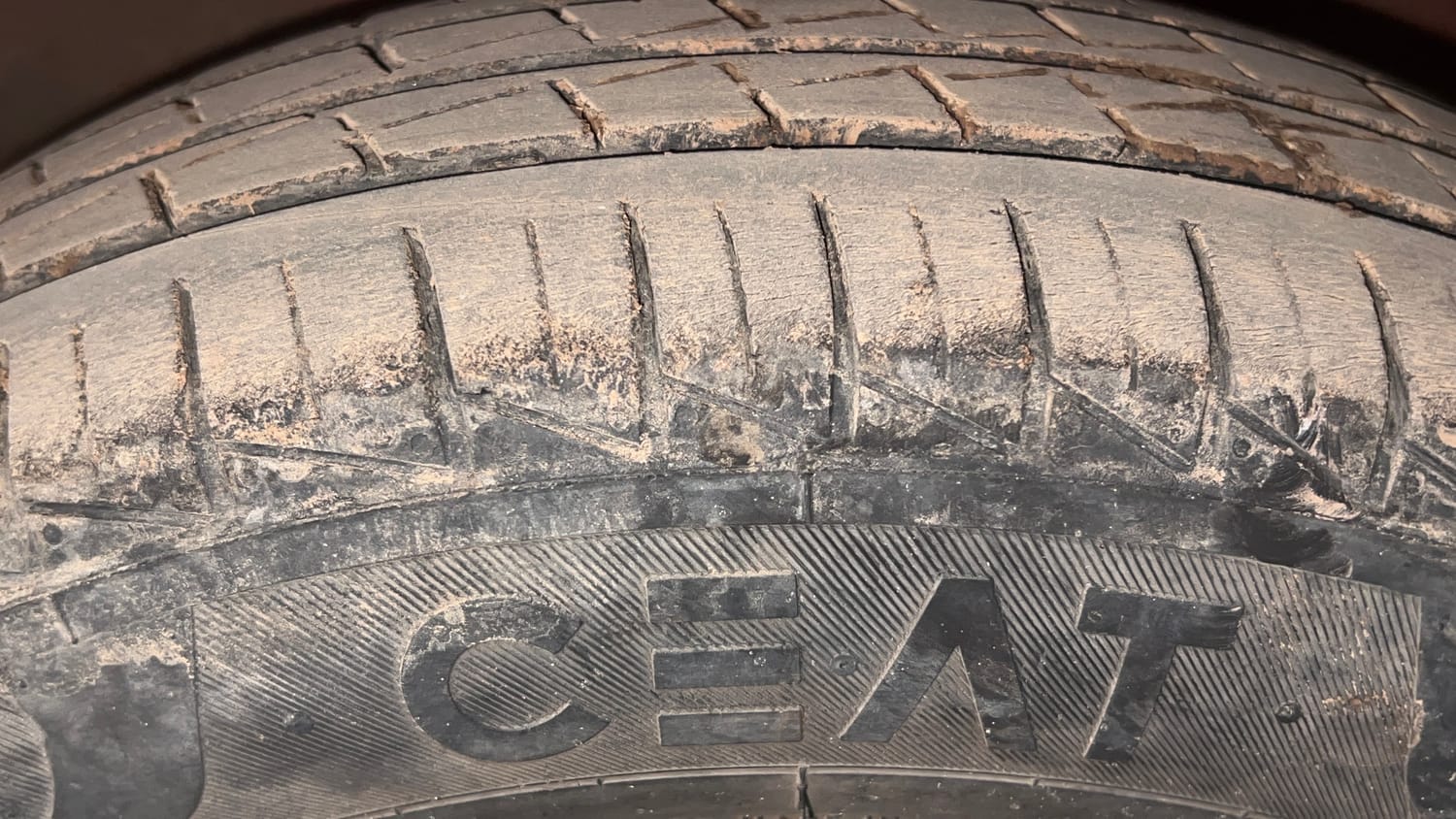 Used 2022 Maruti Suzuki Alto 800 LXi (O) Petrol Manual tyres LEFT FRONT TYRE TREAD VIEW