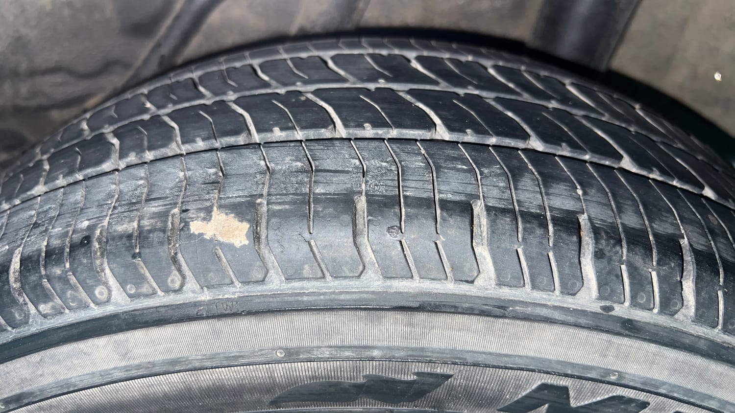 Used 2016 Honda Amaze 1.2 SX i-VTEC Petrol Manual tyres LEFT REAR TYRE TREAD VIEW