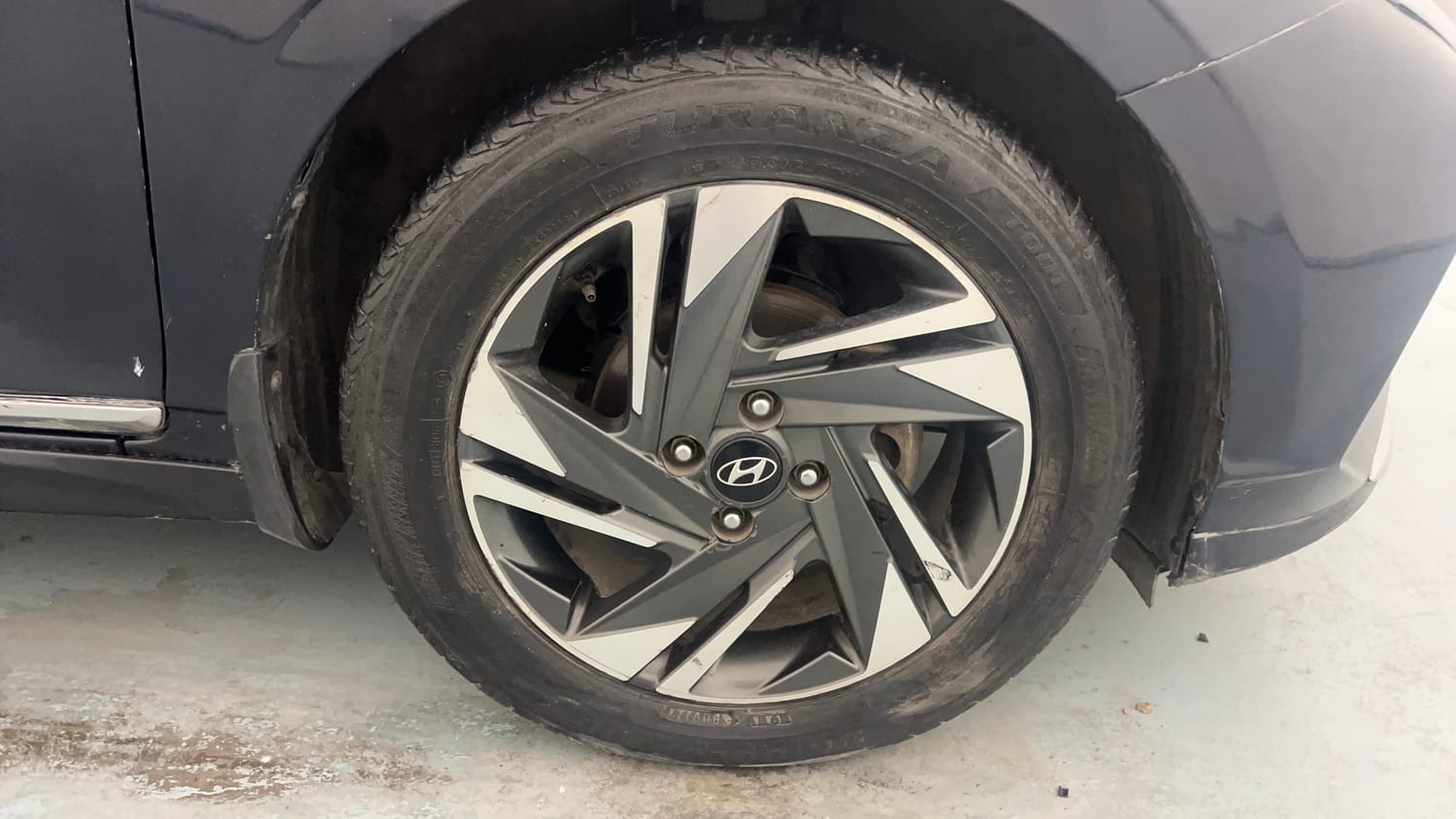 Used 2020 Hyundai New i20 Asta (O) 1.0 Turbo DCT Petrol Automatic tyres RIGHT FRONT TYRE RIM VIEW