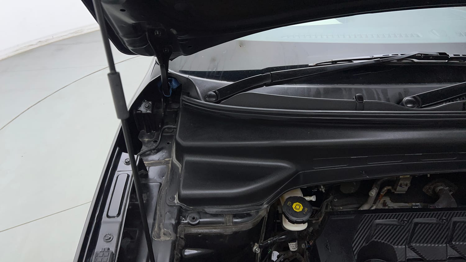Used 2024 Hyundai Creta SX (O) 1.5 Petrol IVT Petrol Automatic engine ENGINE RIGHT SIDE HINGE & APRON VIEW