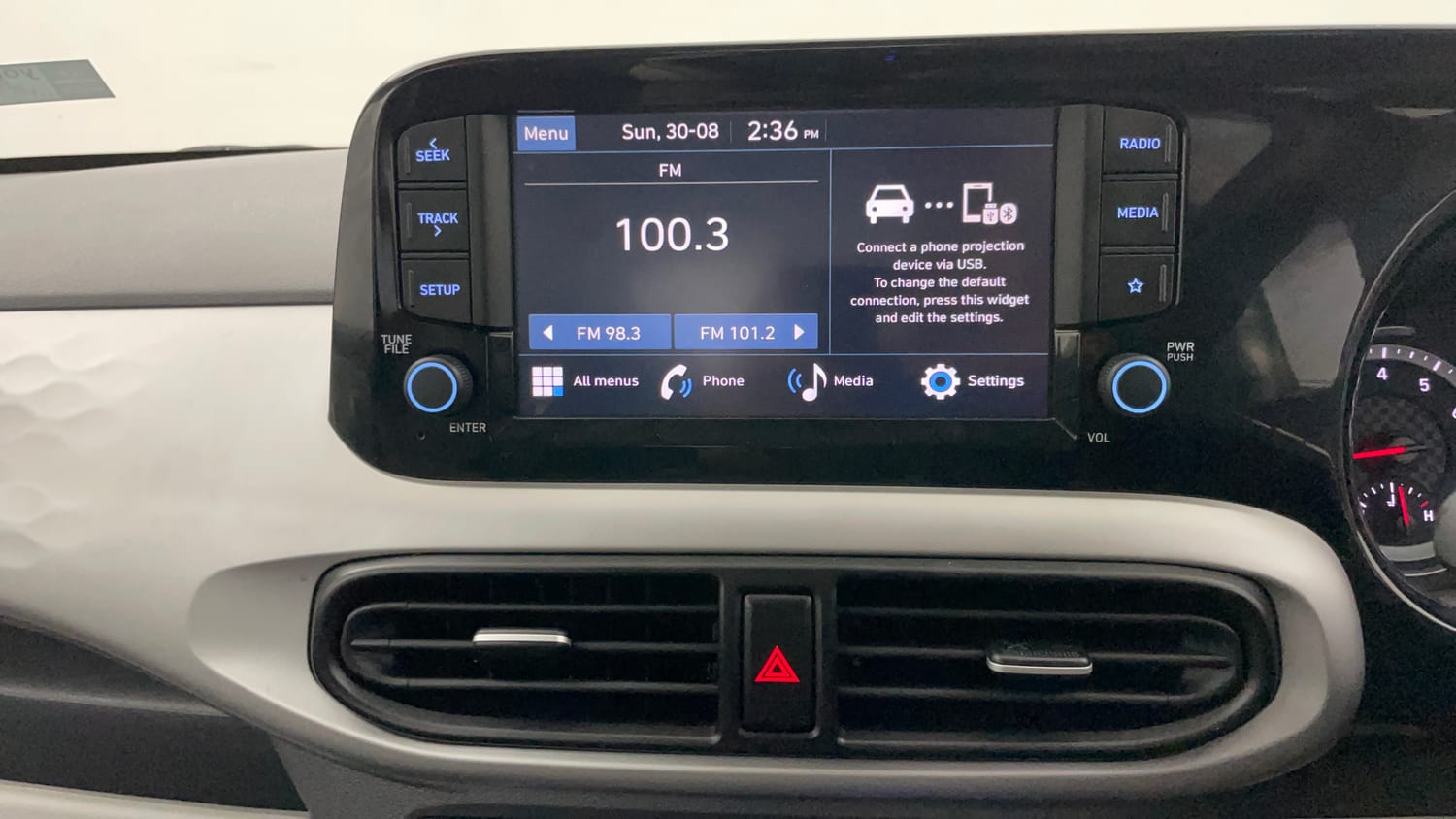 Used 2023 Hyundai Grand i10 Nios Sportz AMT 1.2 Kappa VTVT Petrol Automatic top_features Integrated (in-dash) music system
