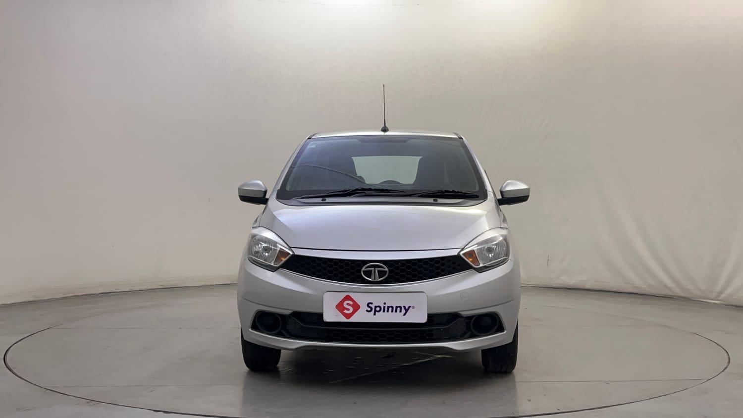 Used 2016 Tata Tiago Revotron XT Petrol Manual exterior FRONT VIEW