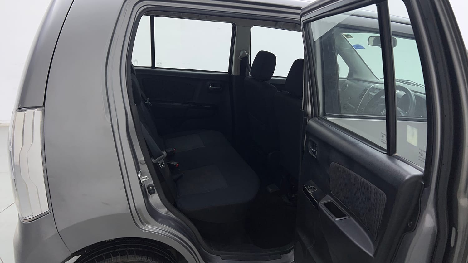 Used 2013 Maruti Suzuki Wagon R Stingray VXi Petrol Manual interior RIGHT SIDE REAR DOOR CABIN VIEW