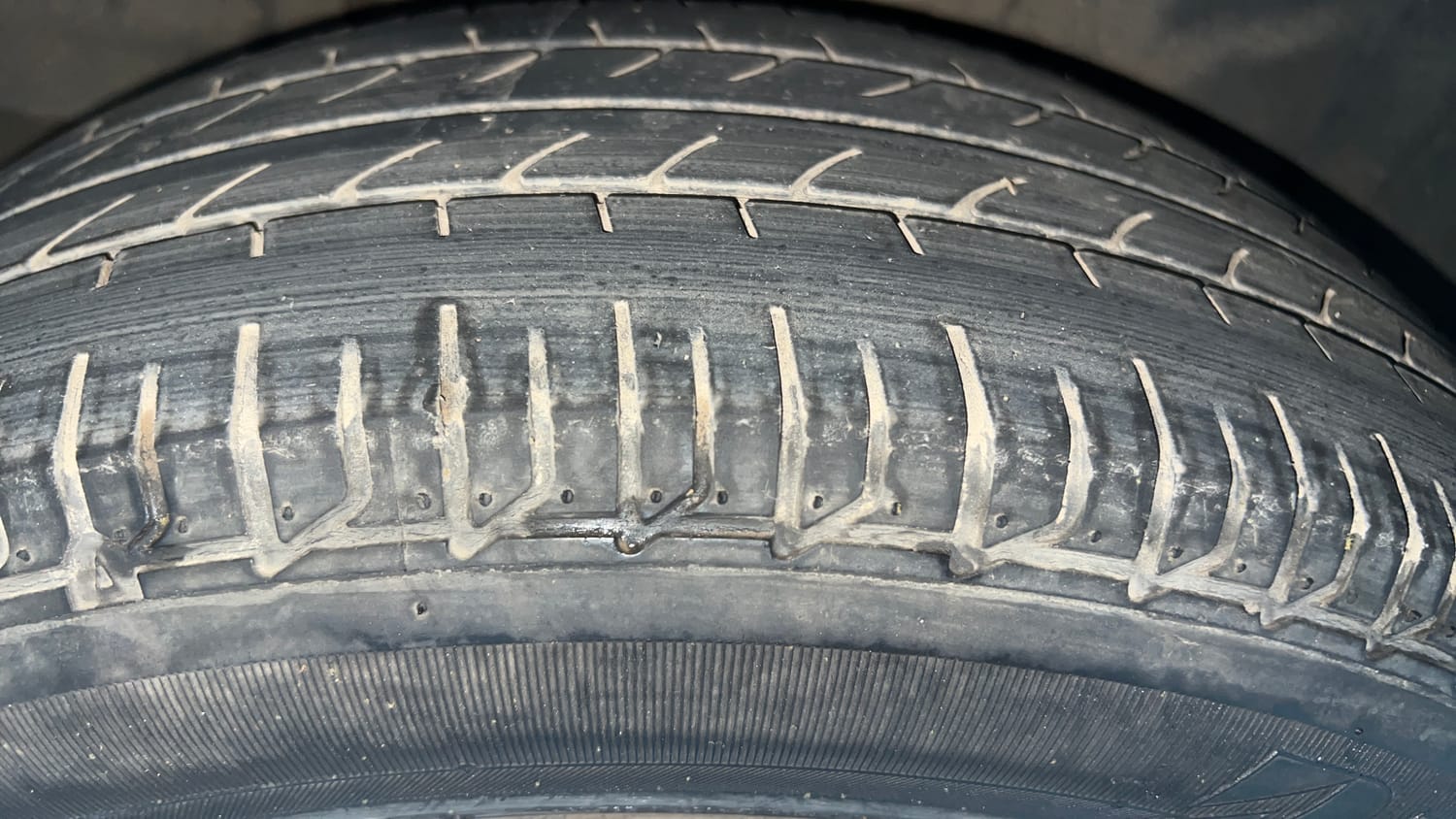 Used 2019 Maruti Suzuki XL6 Alpha MT Petrol Petrol Manual tyres RIGHT REAR TYRE TREAD VIEW