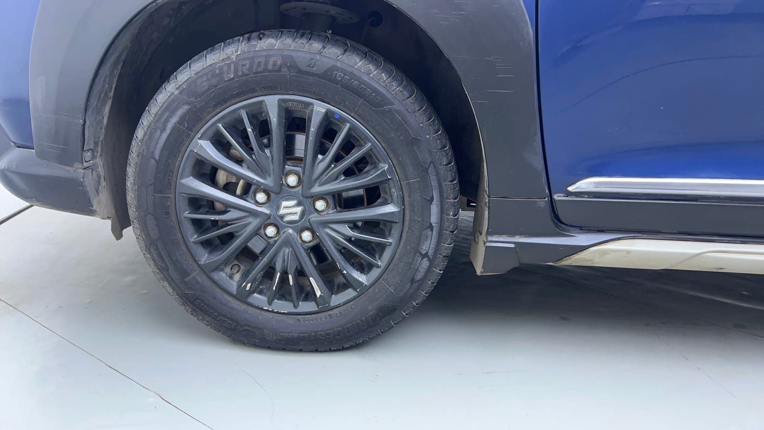 Used 2019 Maruti Suzuki XL6 Alpha MT Petrol Petrol Manual tyres LEFT FRONT TYRE RIM VIEW