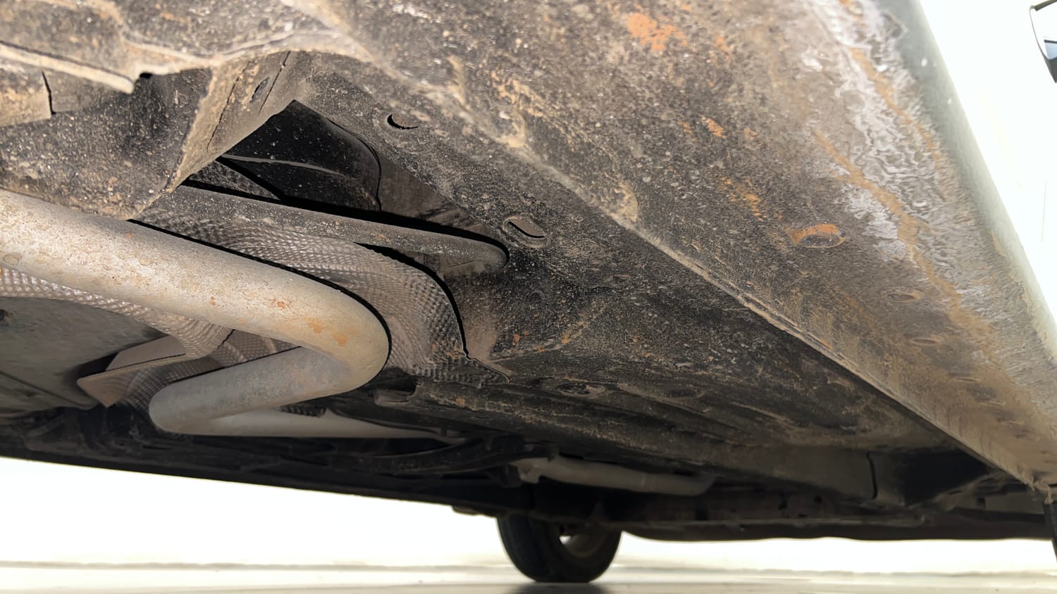 Used 2016 Ford Figo Titanium Plus 1.5 TDCi Diesel Manual extra REAR RIGHT UNDERBODY VIEW