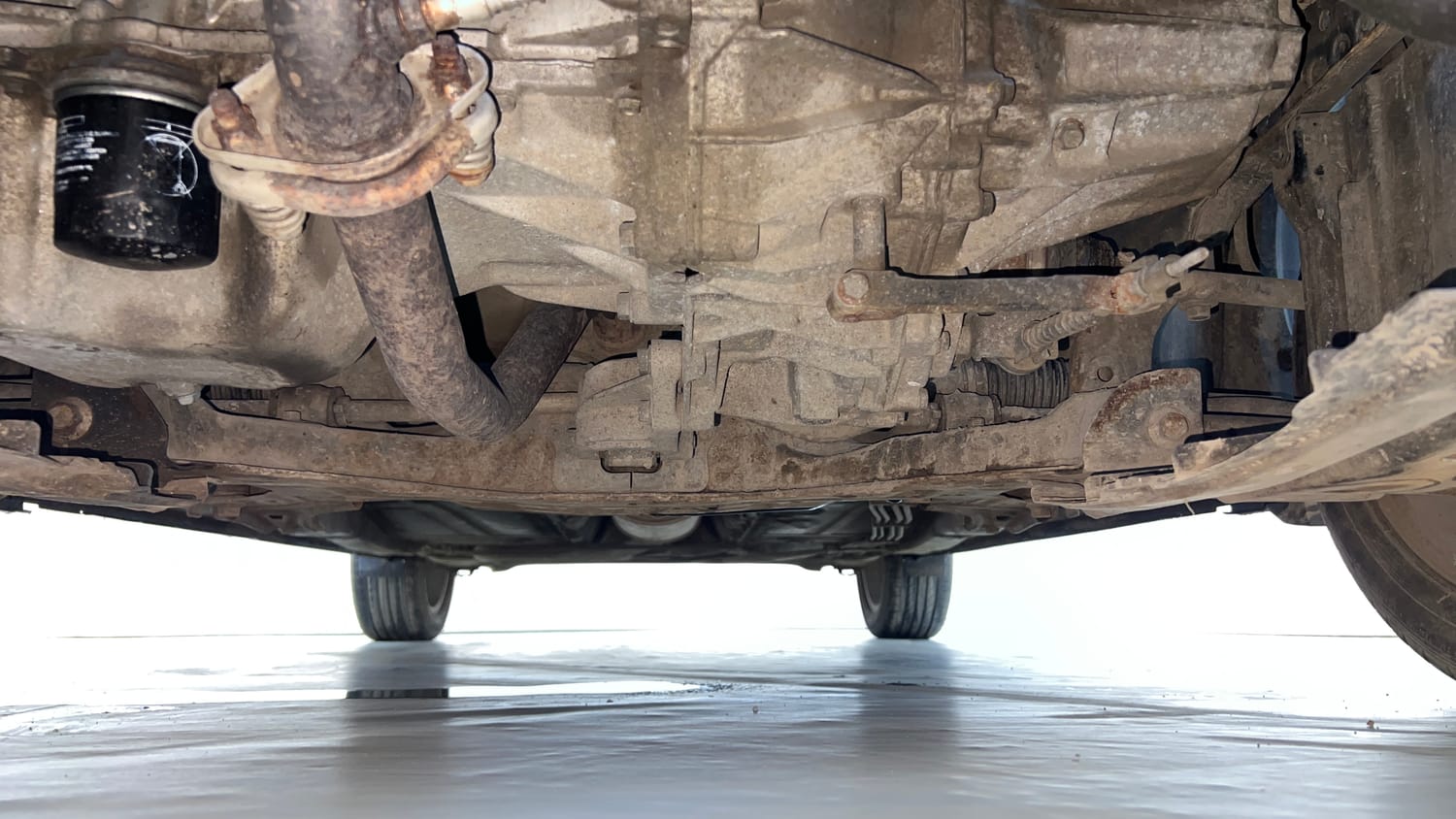 Used 2016 Maruti Suzuki Baleno Alpha 1.2 Petrol Manual extra FRONT LEFT UNDERBODY VIEW