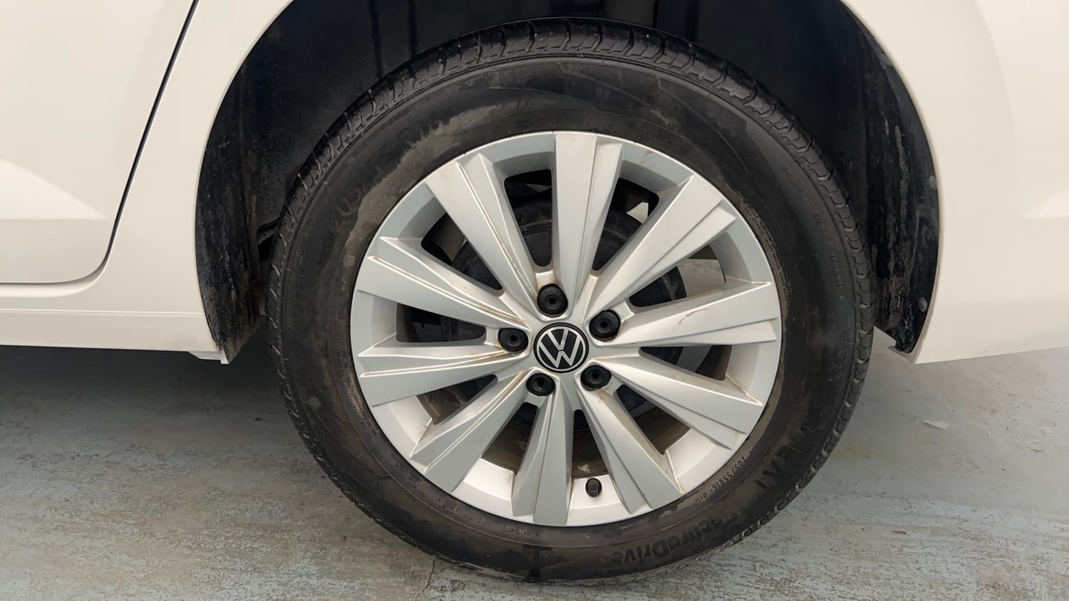 Used 2024 Volkswagen Virtus Highline 1.0 TSI AT Petrol Automatic tyres LEFT REAR TYRE RIM VIEW