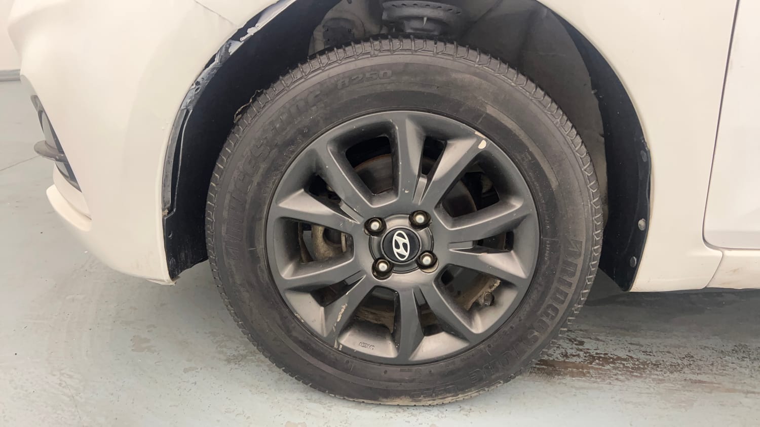 Used 2020 Hyundai Elite i20 Sportz Plus 1.2 Petrol Manual tyres LEFT FRONT TYRE RIM VIEW