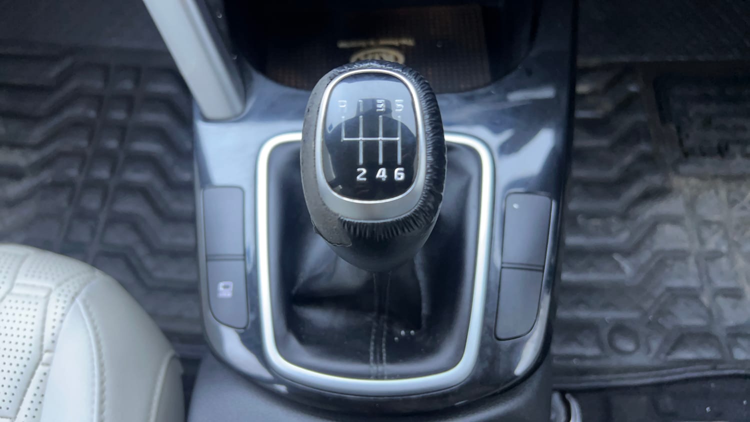 Used 2020 Kia Seltos HTX 1.5 Petrol Manual interior GEAR  KNOB VIEW