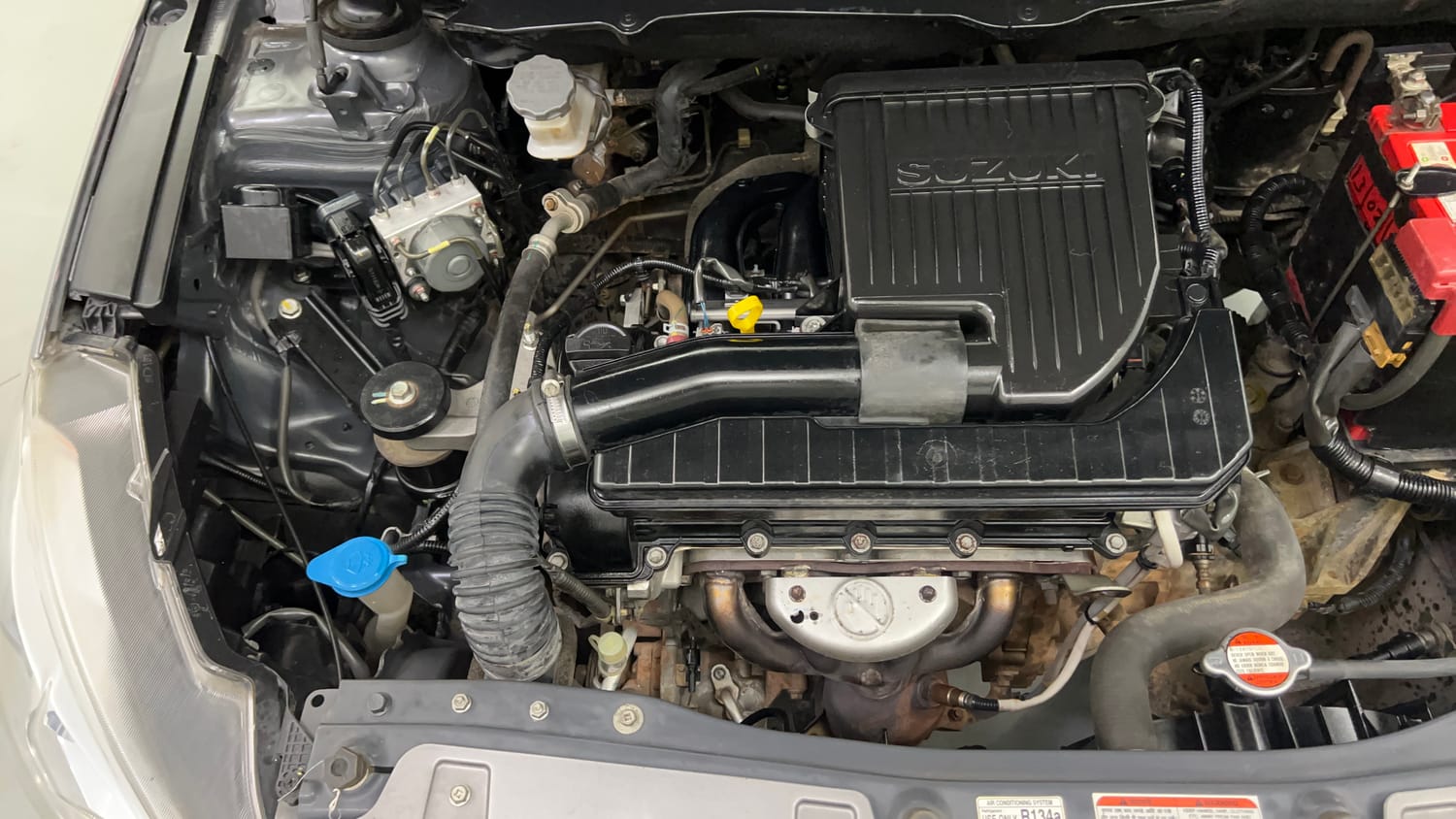 Used 2015 Maruti Suzuki Ciaz ZXi Petrol Manual engine ENGINE RIGHT SIDE VIEW