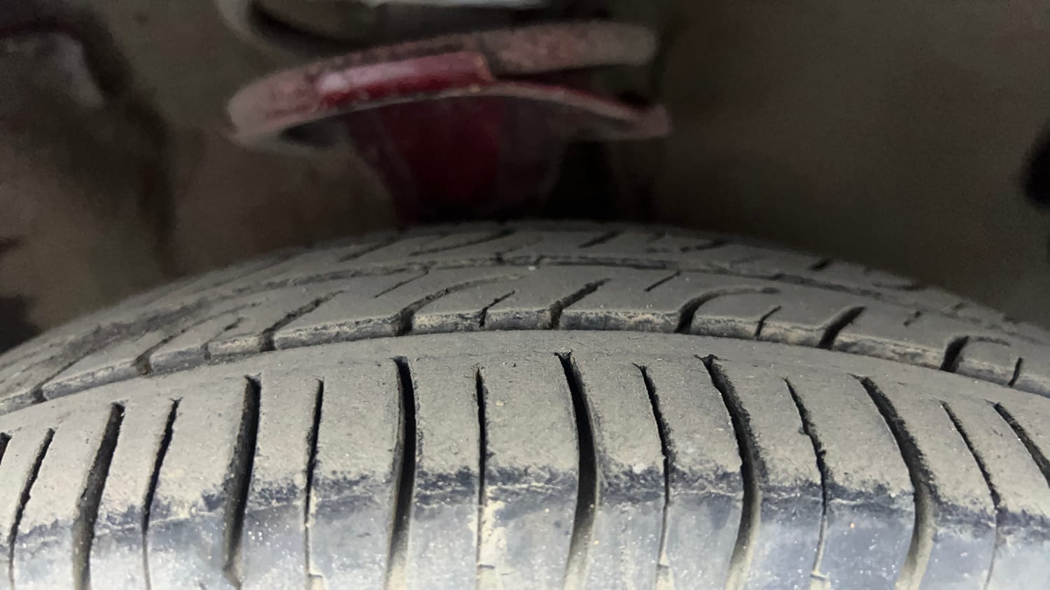 Used 2012 Hyundai i10 Sportz 1.2 AT Kappa2 Petrol Automatic tyres RIGHT FRONT TYRE TREAD VIEW