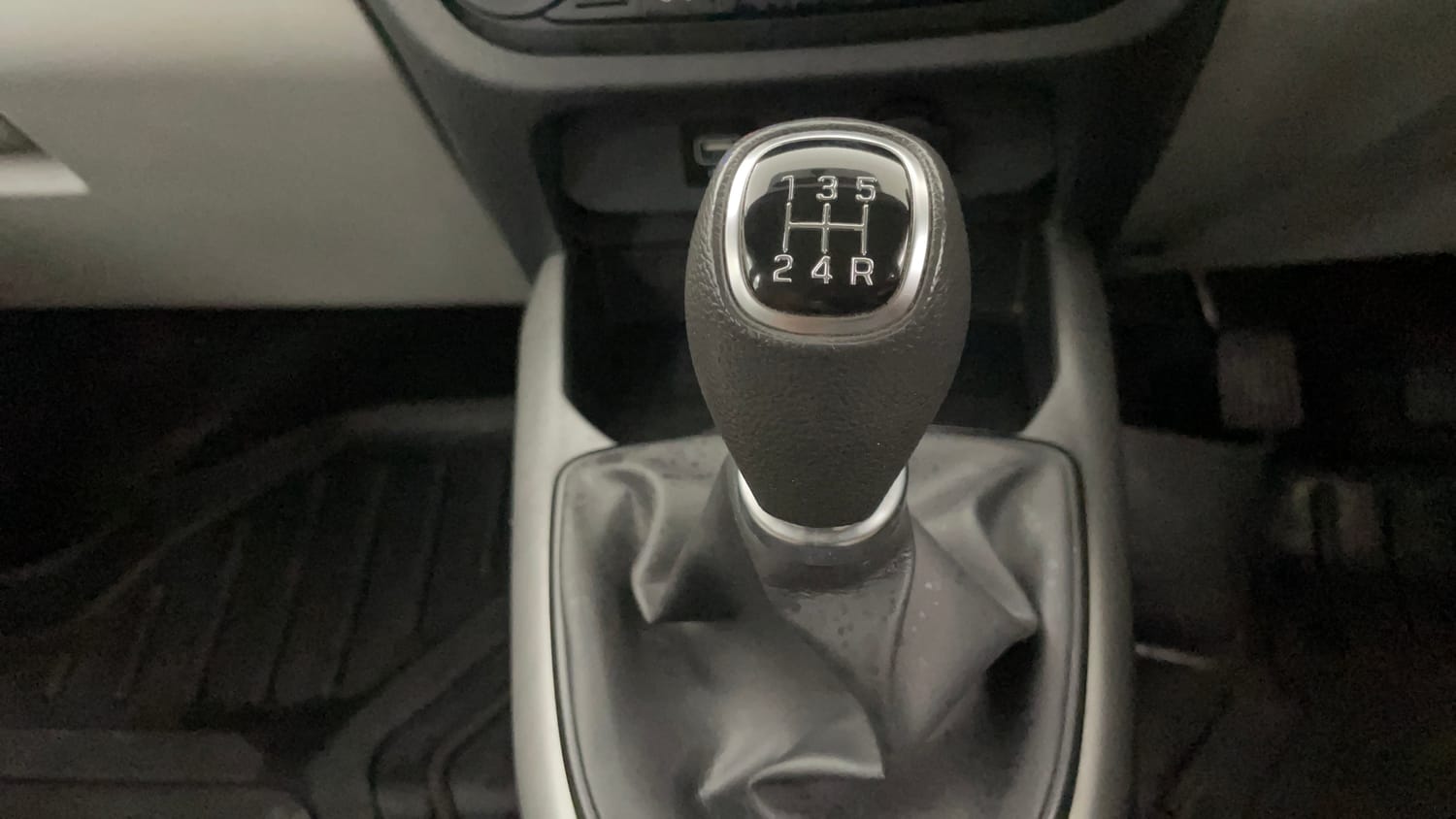 Used 2020 Hyundai Grand i10 Nios Sportz 1.2 Kappa VTVT Petrol Manual interior GEAR  KNOB VIEW