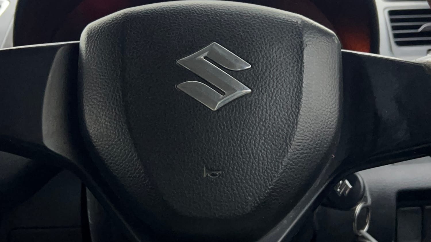 Used 2016 Maruti Suzuki Swift Lxi (O) Petrol Manual top_features Airbags