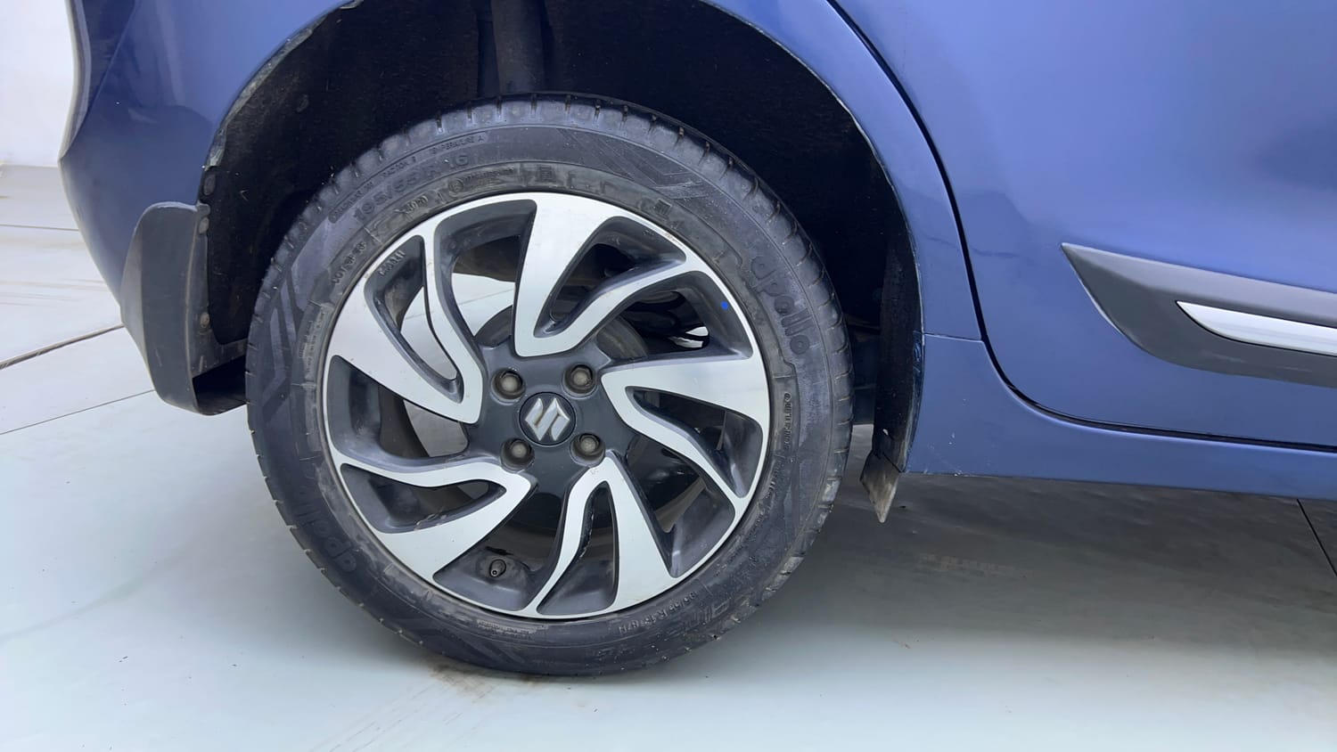 Used 2021 Maruti Suzuki Baleno Alpha Petrol Manual tyres RIGHT REAR TYRE RIM VIEW