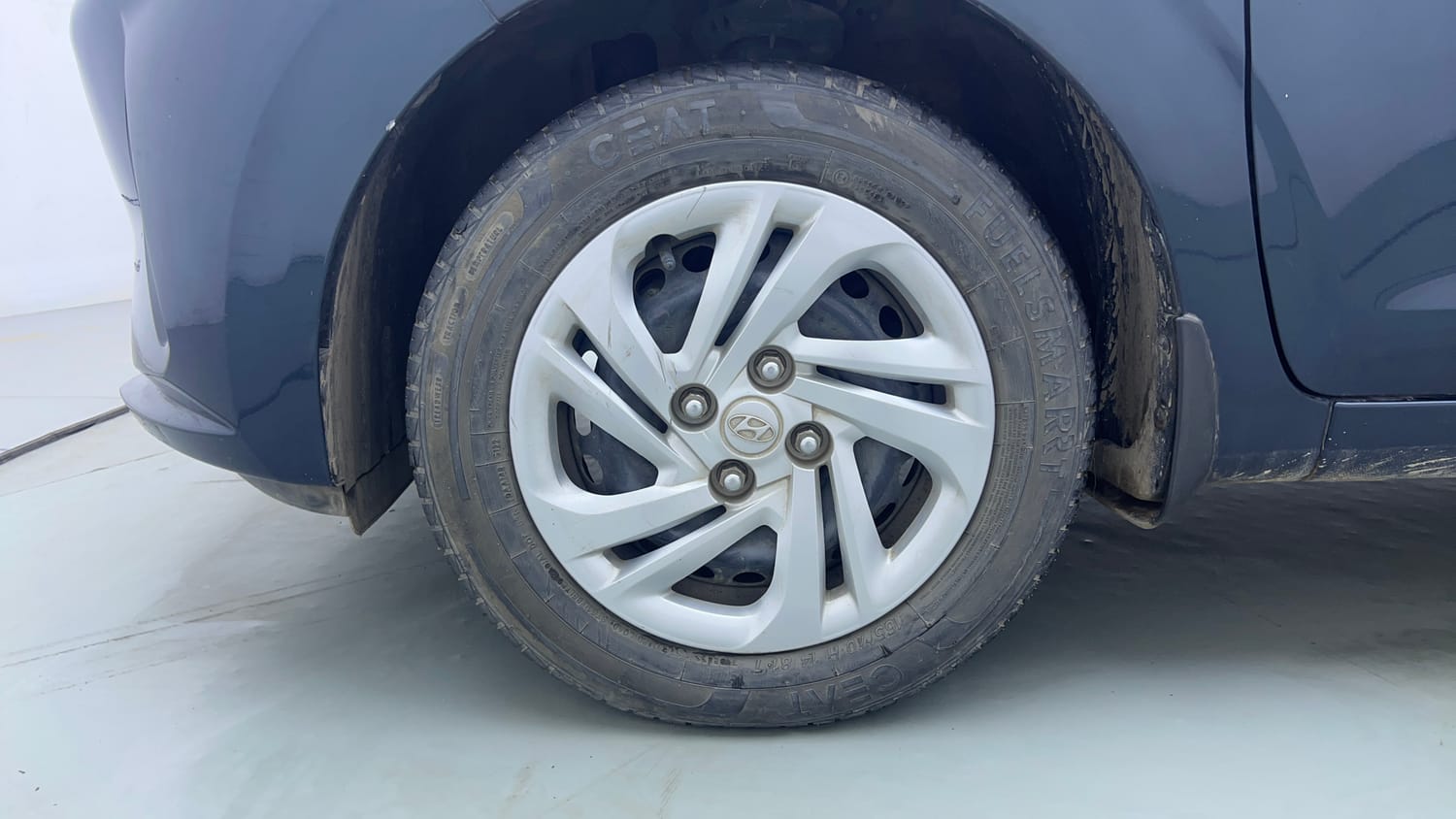 Used 2022 Hyundai Aura S 1.2 CNG Cng Manual tyres LEFT FRONT TYRE RIM VIEW