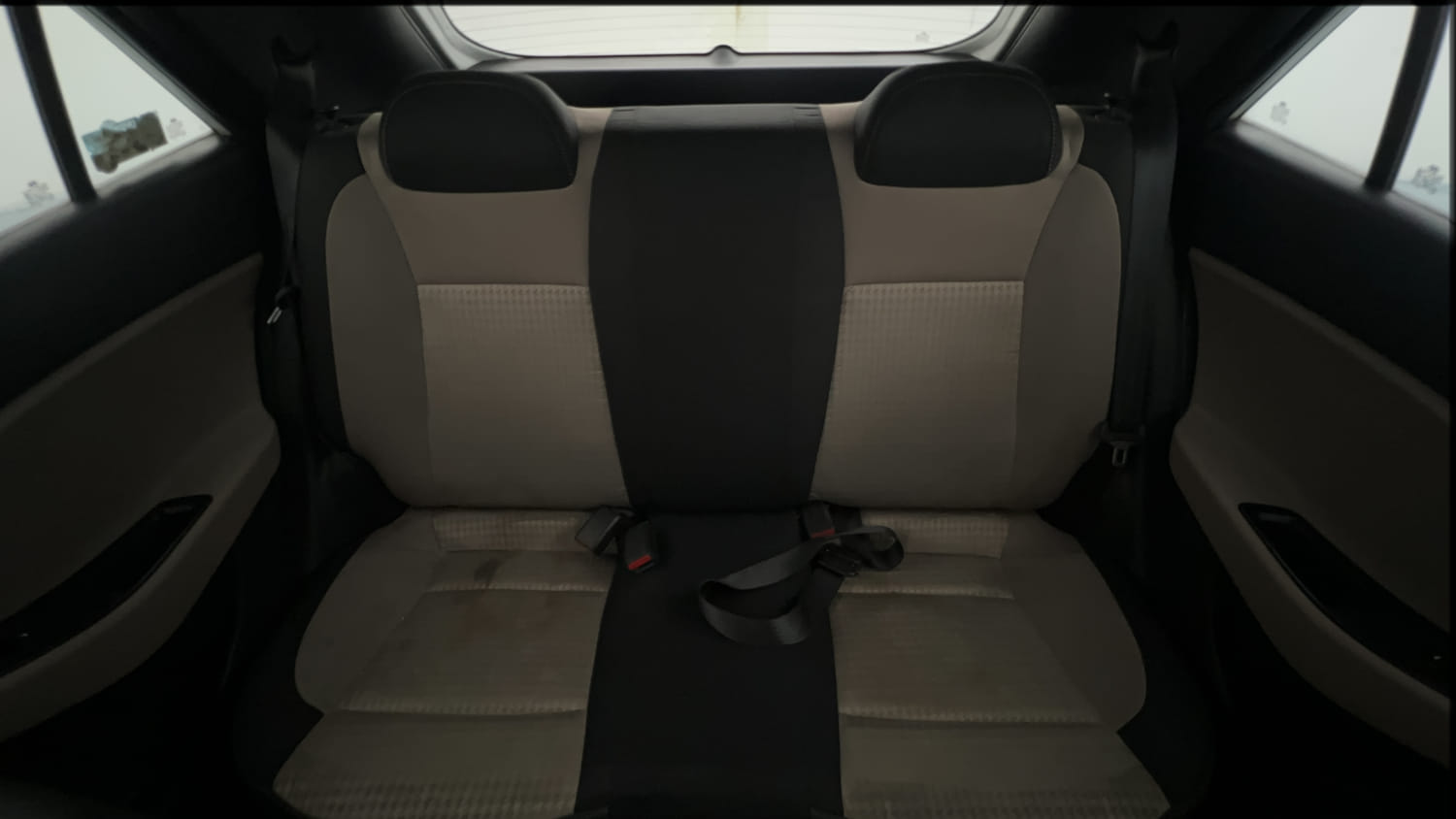 Used 2020 Hyundai Elite i20 Sportz Plus 1.2 Petrol Manual interior REAR SEAT CONDITION VIEW