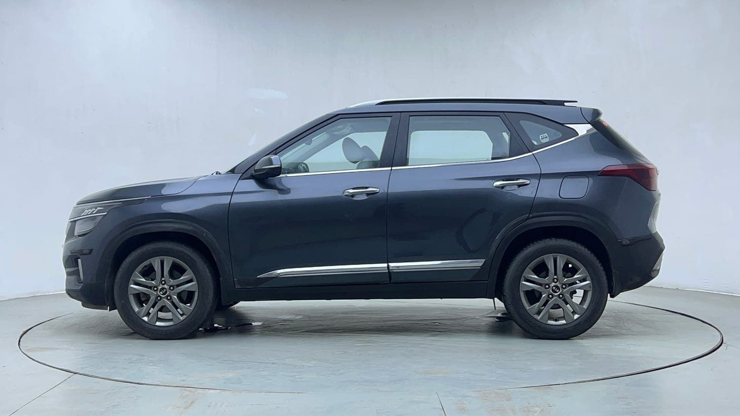 Used 2020 Kia Seltos HTX 1.5 Petrol Manual exterior LEFT SIDE VIEW