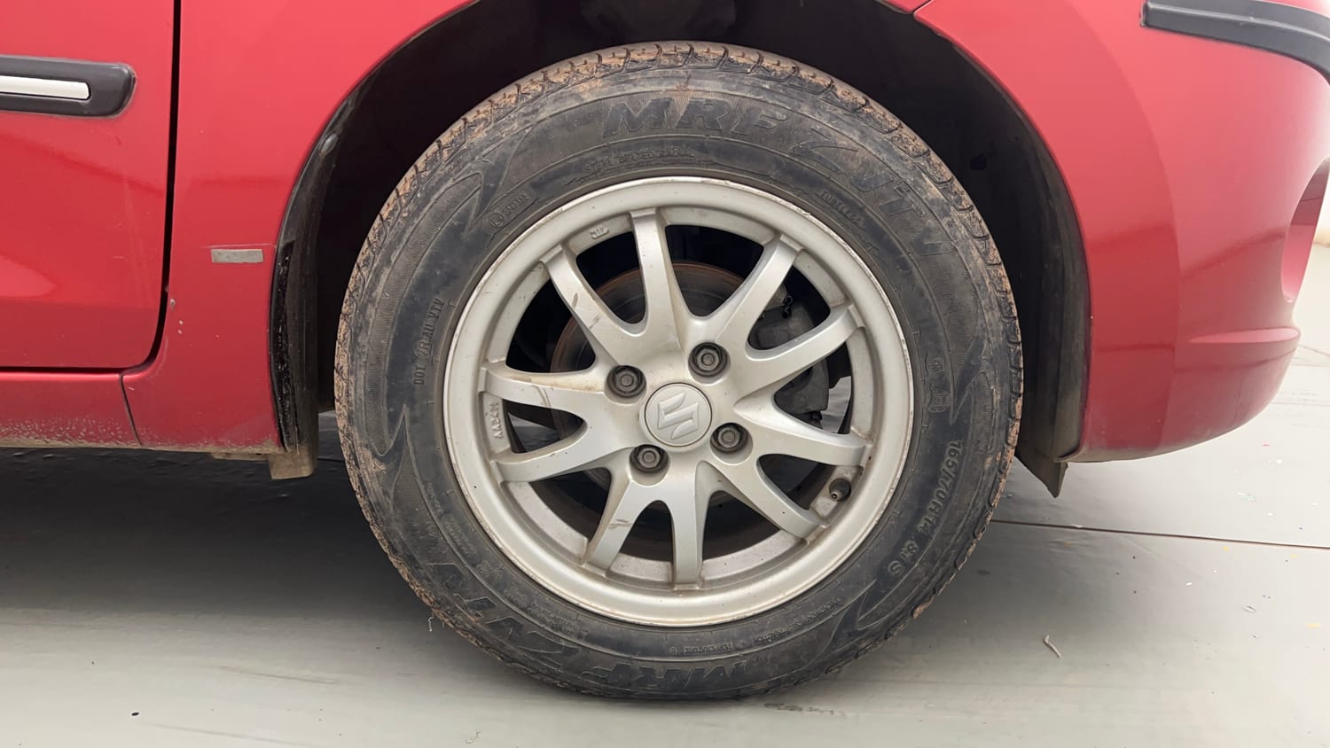 Used 2016 Maruti Suzuki Celerio ZXi Petrol Manual tyres RIGHT FRONT TYRE RIM VIEW