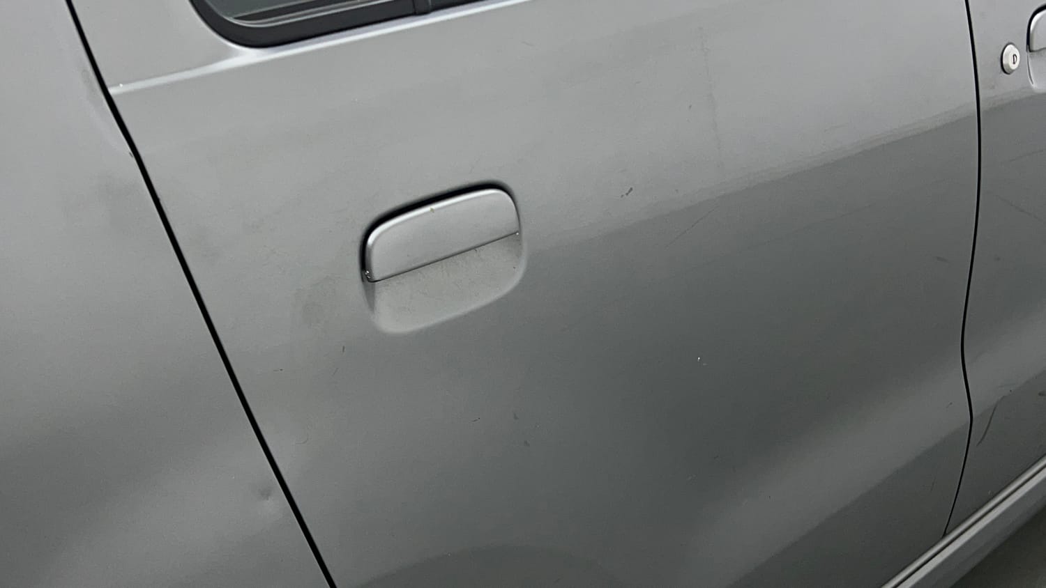 Used 2013 Maruti Suzuki Wagon R Stingray VXi Petrol Manual dents MINOR SCRATCH
