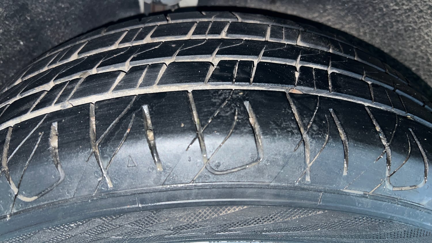 Used 2020 Ford EcoSport Titanium 1.5L Ti-VCT Petrol Manual tyres RIGHT REAR TYRE TREAD VIEW