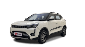 Used 2023 Mahindra XUV 300 W8 (O) 1.5 Diesel AMT Diesel Automatic Image