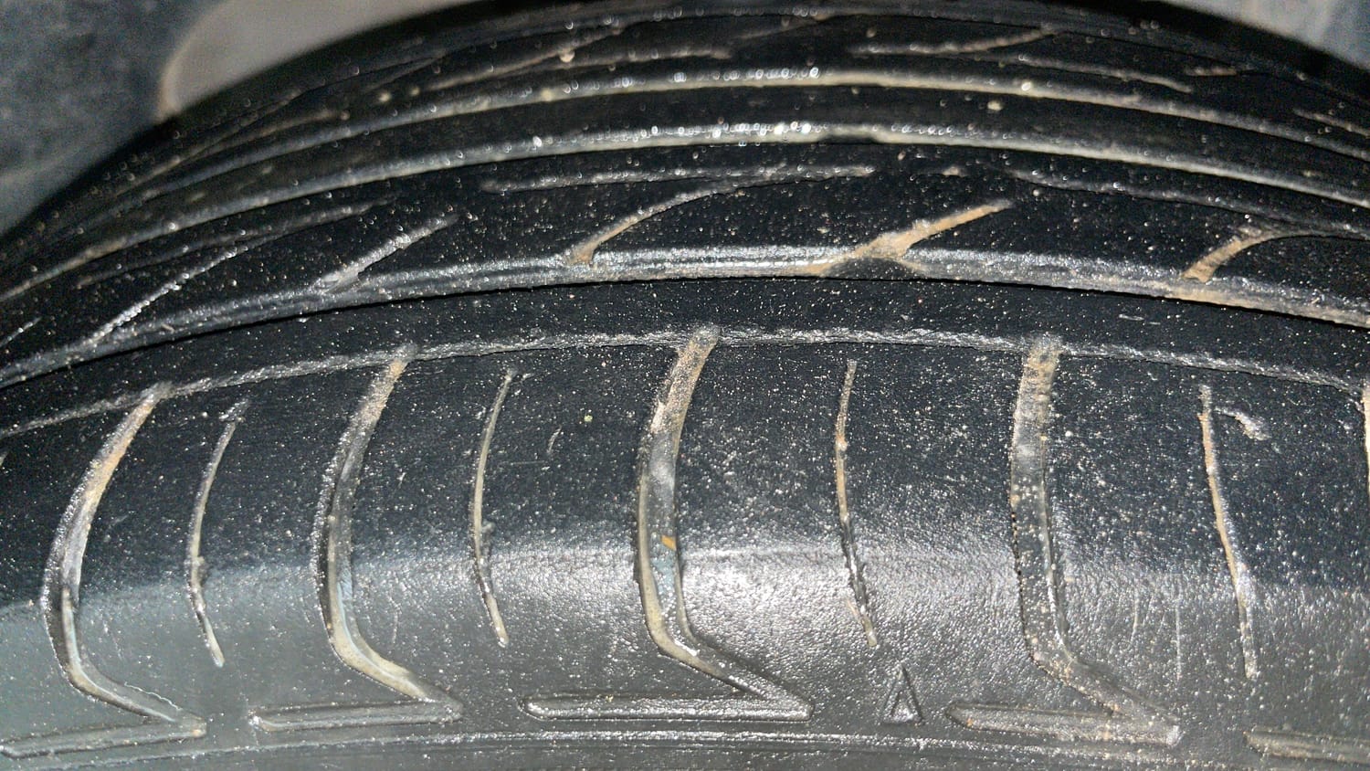 Used 2016 Ford EcoSport Titanium 1.5L TDCi Diesel Manual tyres RIGHT FRONT TYRE TREAD VIEW