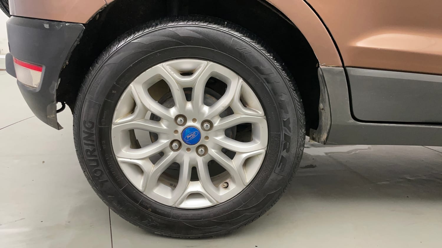 Used 2016 Ford EcoSport Titanium 1.5L TDCi Diesel Manual tyres RIGHT REAR TYRE RIM VIEW