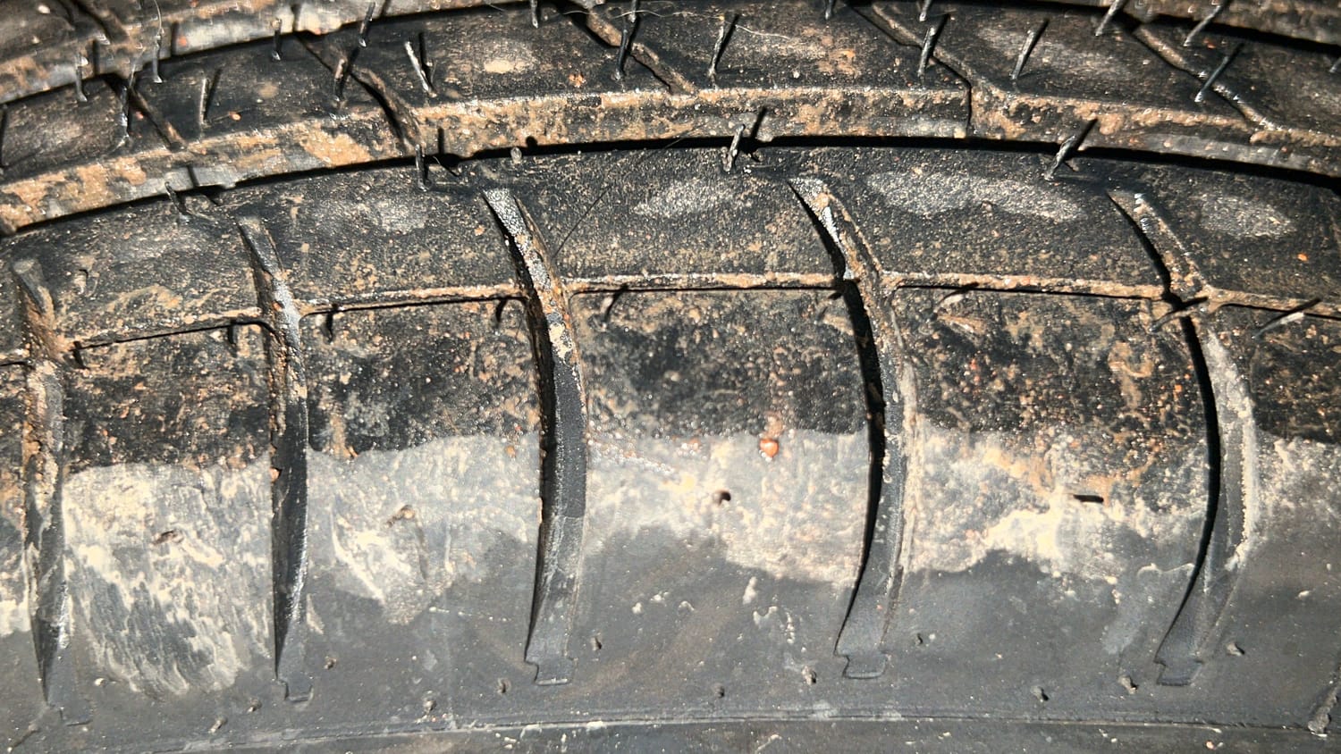 Used 2016 Maruti Suzuki Celerio ZXi Petrol Manual tyres LEFT REAR TYRE TREAD VIEW