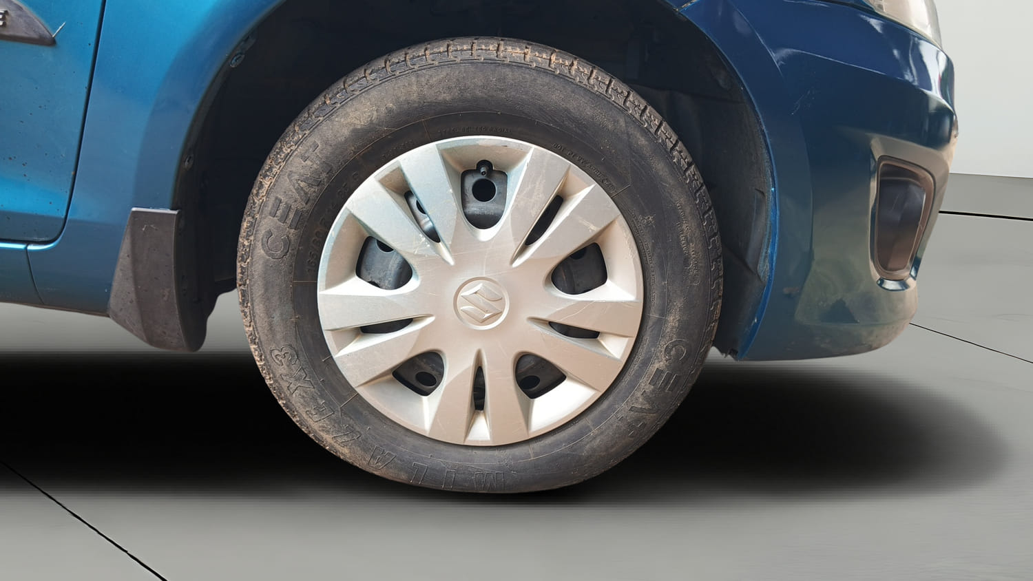 Used 2013 Maruti Suzuki Swift Dzire VDI Diesel Manual tyres RIGHT FRONT TYRE RIM VIEW