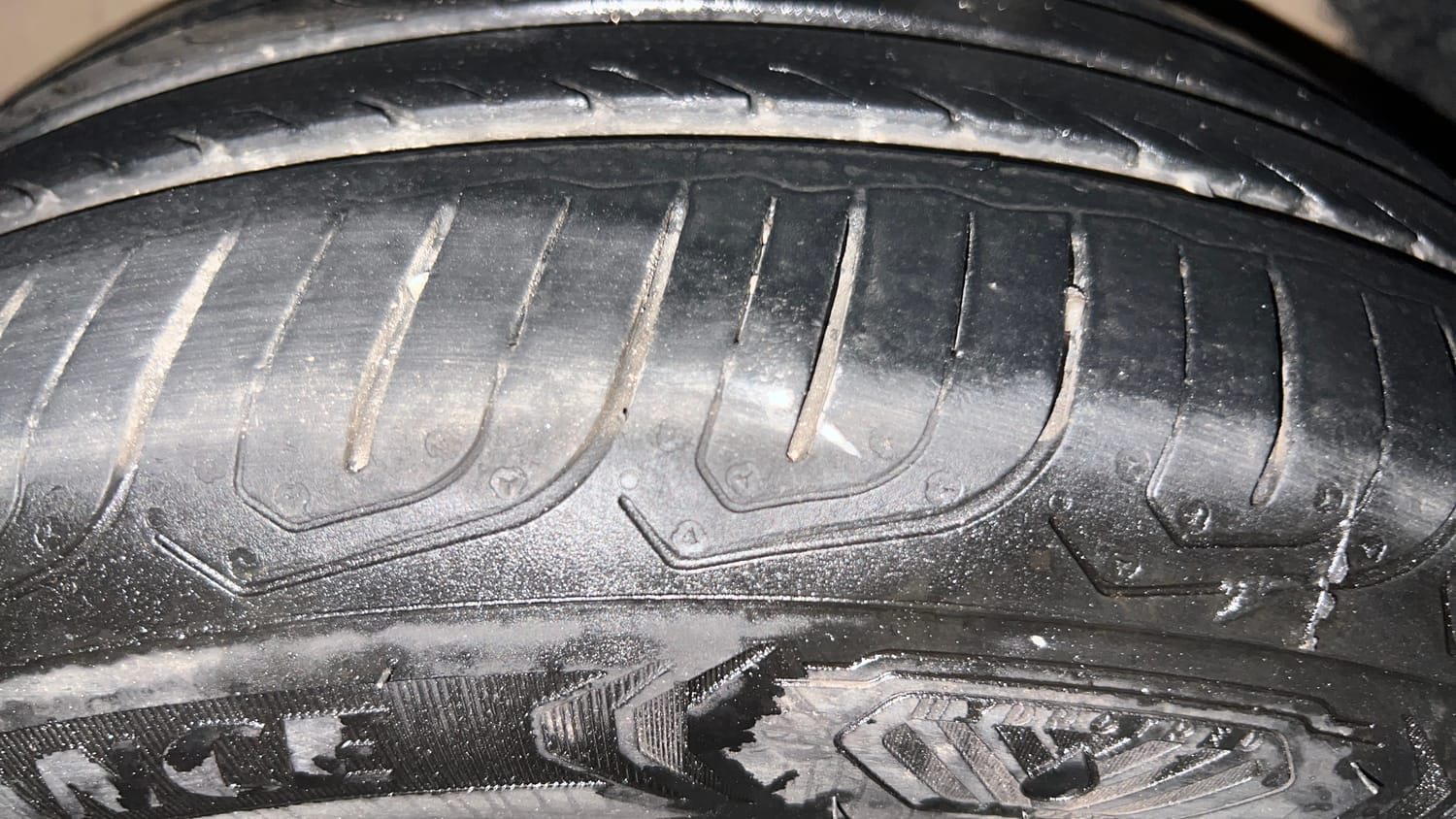 Used 2018 Ford Freestyle Titanium Plus 1.2 Ti-VCT Petrol Manual tyres LEFT REAR TYRE TREAD VIEW