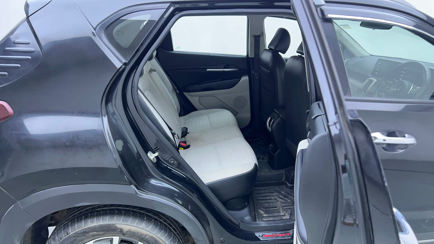 Used 2023 Kia Sonet HTX 1.5 AT Diesel Automatic interior RIGHT SIDE REAR DOOR CABIN VIEW