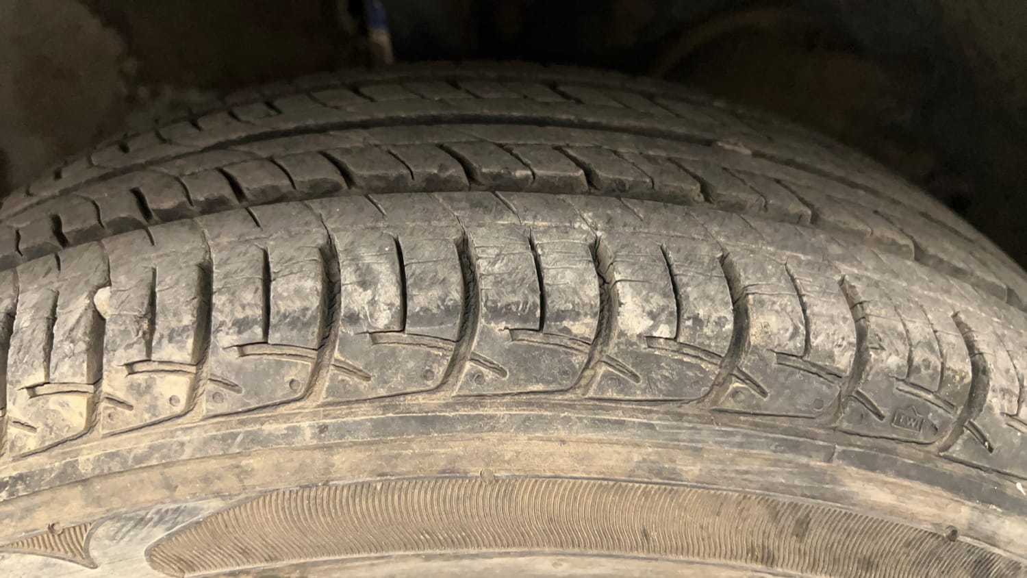 Used 2018 Maruti Suzuki Baleno Delta 1.2 Petrol Manual tyres RIGHT FRONT TYRE TREAD VIEW