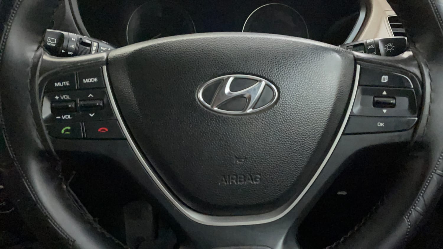 Used 2016 Hyundai Elite i20 Asta 1.2 (O) Petrol Manual top_features Airbags