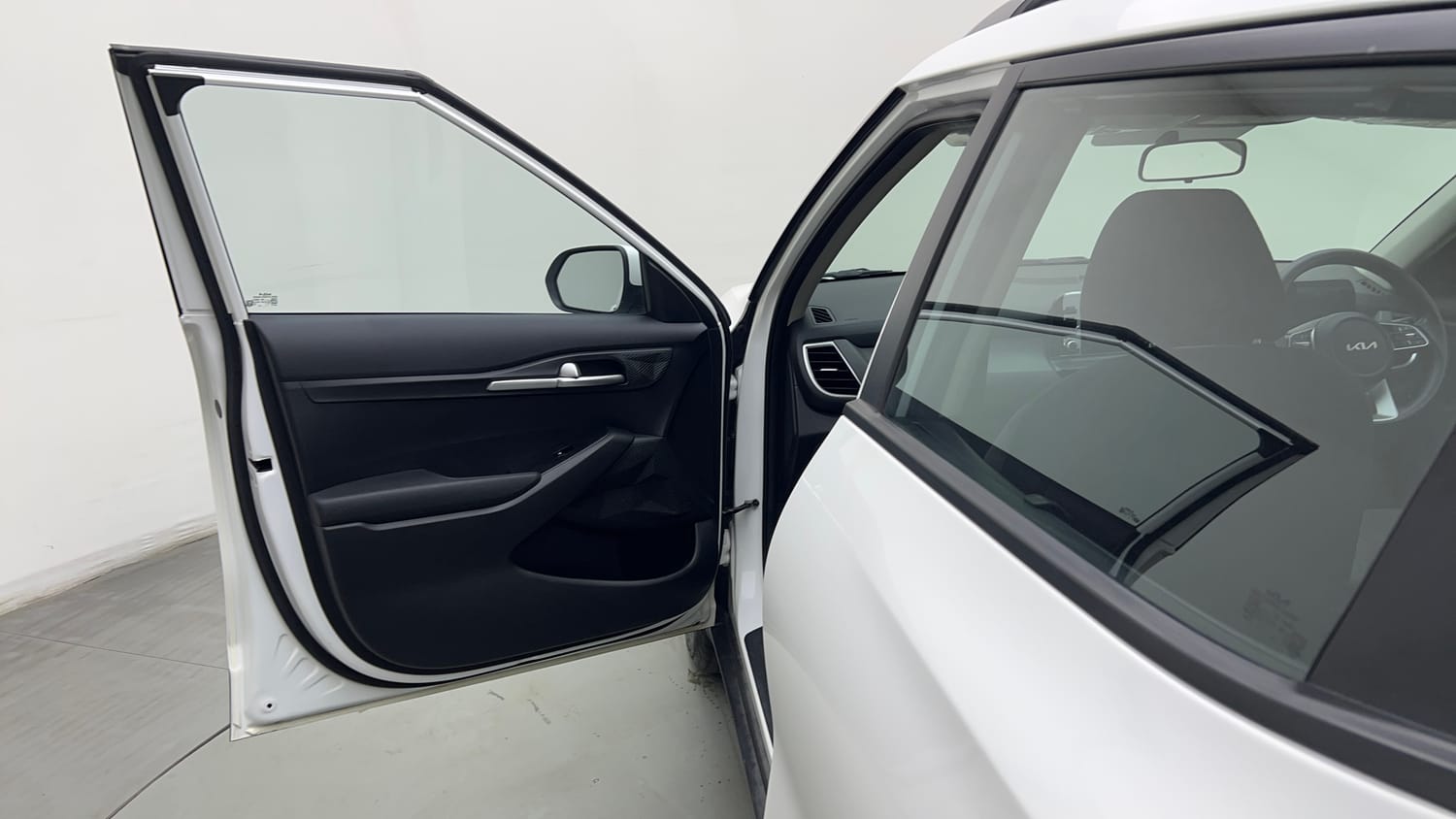 Used 2024 Kia Seltos HTK 1.5 Petrol MT Petrol Manual interior LEFT FRONT DOOR OPEN VIEW