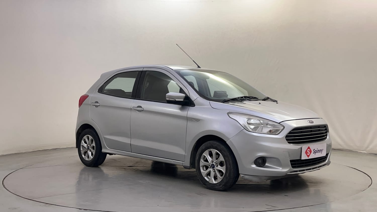Used 2016 Ford Figo Titanium Plus 1.5 TDCi Diesel Manual exterior RIGHT FRONT CORNER VIEW