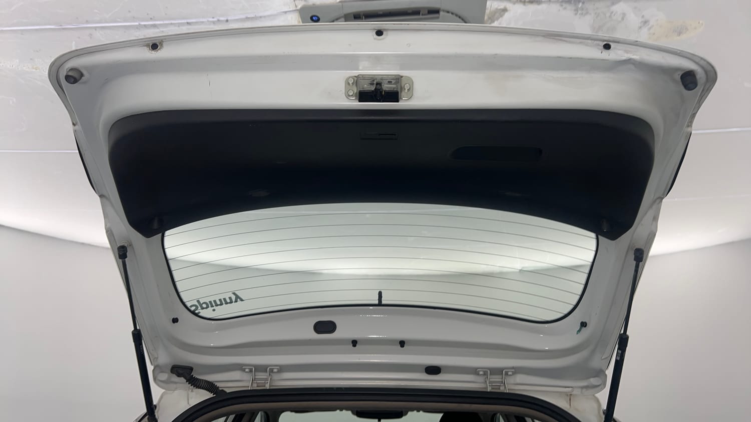 Used 2020 Hyundai Elite i20 Sportz Plus 1.2 Petrol Manual interior DICKY DOOR OPEN VIEW