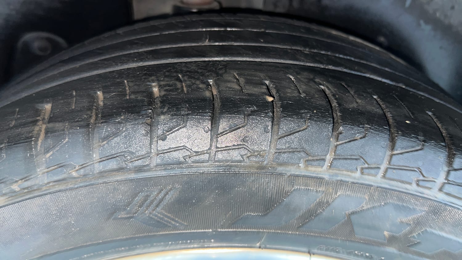 Used 2024 Hyundai Creta SX (O) 1.5 Petrol IVT Petrol Automatic tyres RIGHT REAR TYRE TREAD VIEW