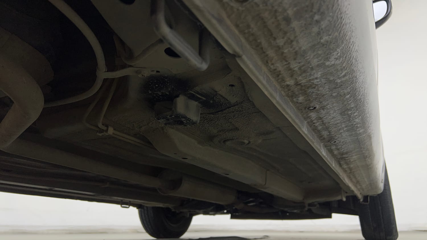 Used 2017 Maruti Suzuki Celerio ZXi AMT Petrol Automatic extra REAR RIGHT UNDERBODY VIEW