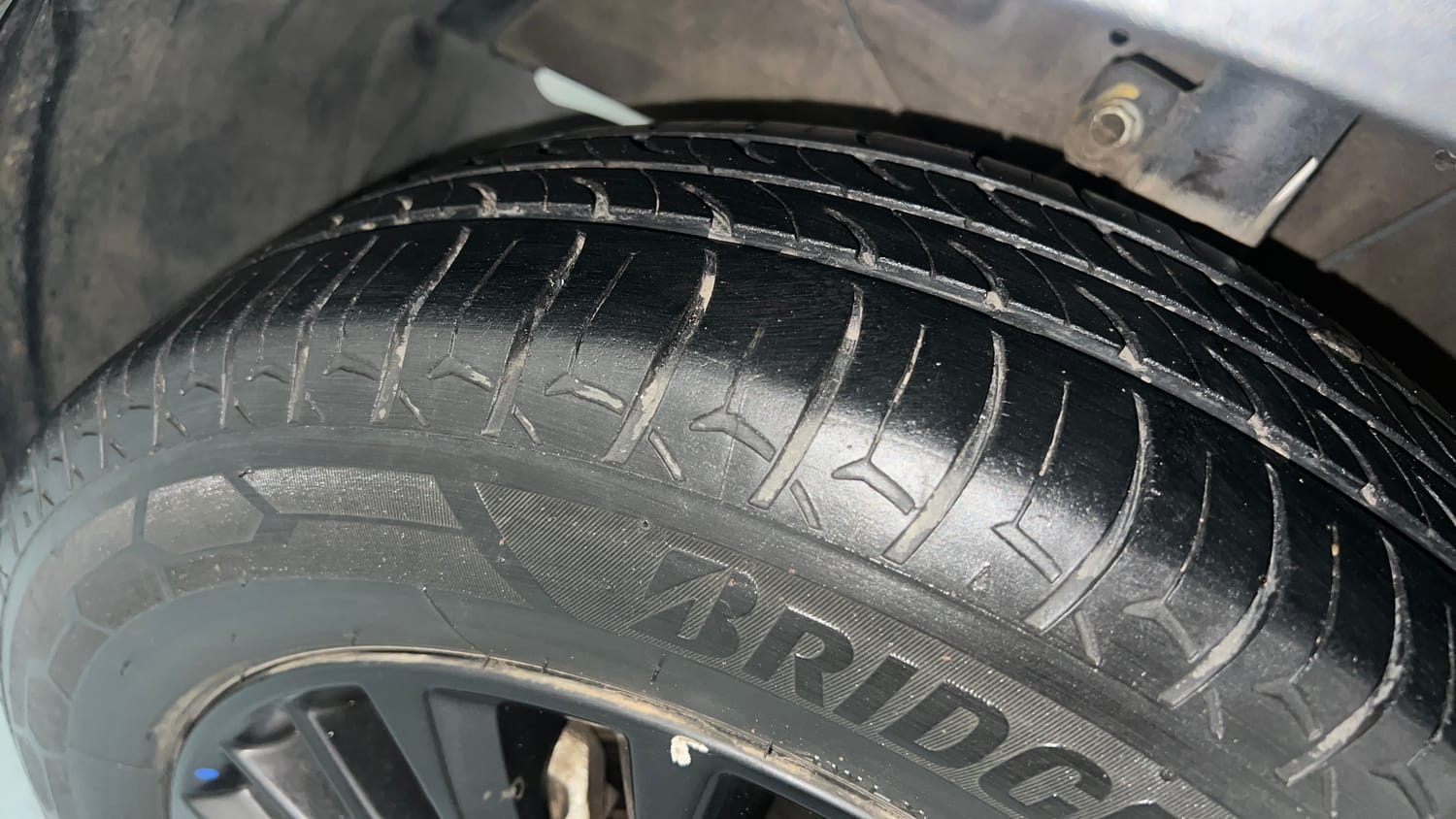 Used 2020 Maruti Suzuki XL6 Alpha MT Petrol Petrol Manual tyres LEFT FRONT TYRE TREAD VIEW