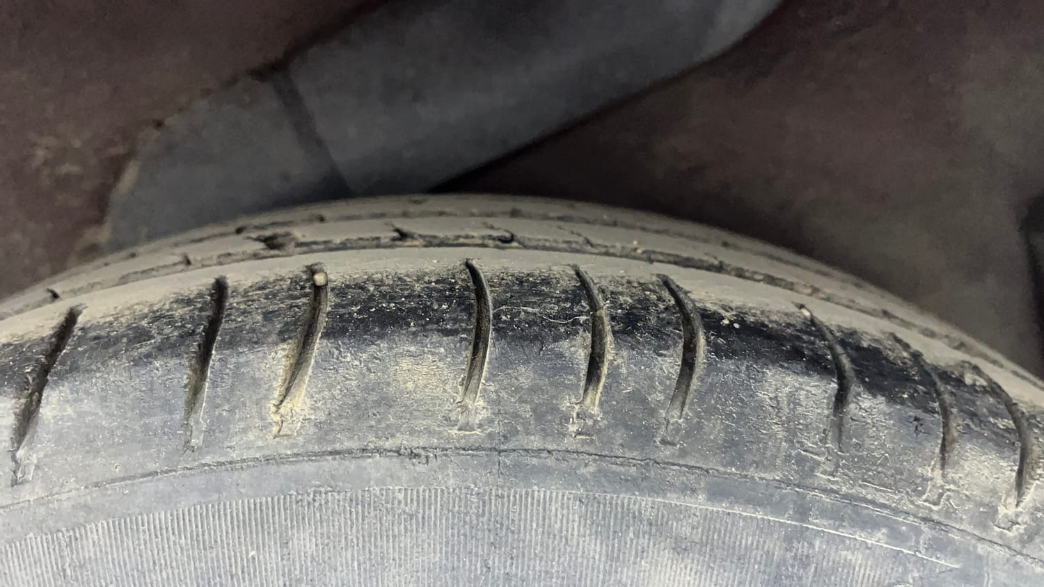 Used 2012 Hyundai i10 Sportz 1.2 Kappa2 Petrol Manual tyres LEFT REAR TYRE TREAD VIEW
