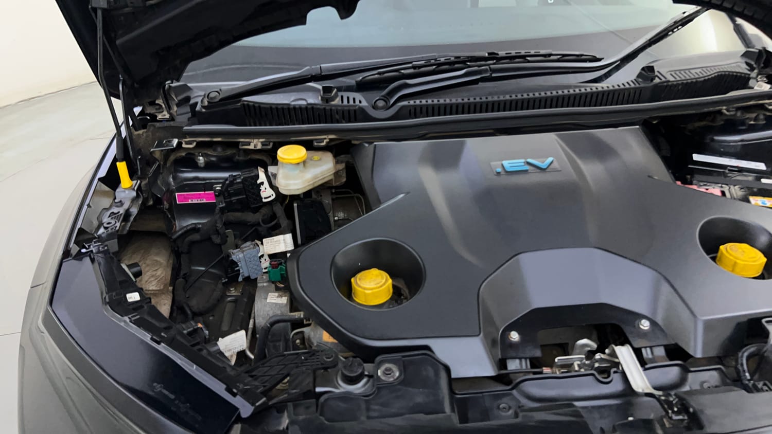 Used 2025 Tata Nexon EV Empowered 45 Electric Automatic engine ENGINE RIGHT SIDE HINGE & APRON VIEW