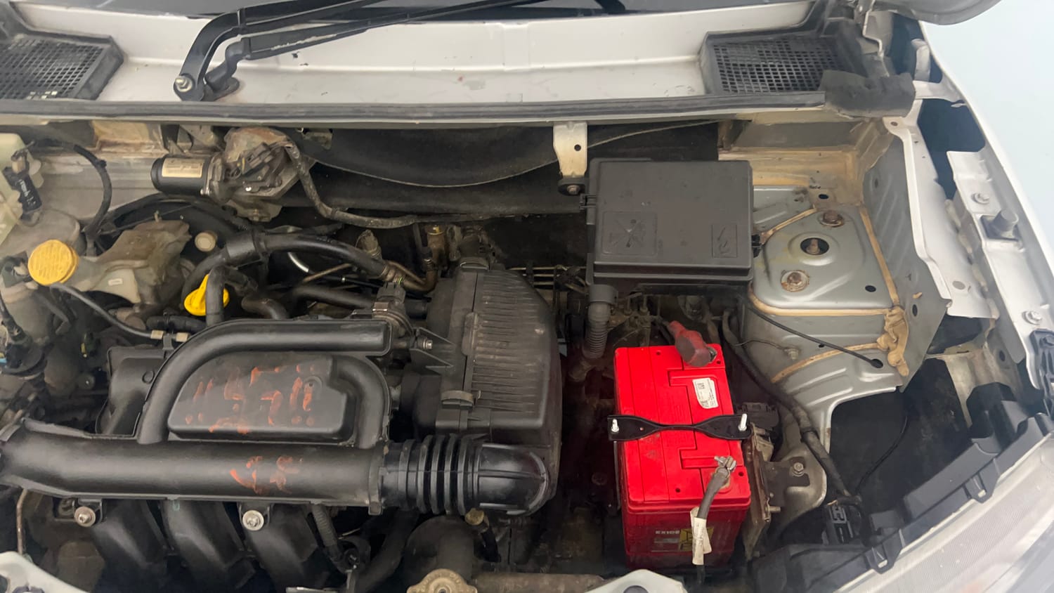 Used 2020 Renault Kwid 1.0 RXT Petrol Manual engine ENGINE LEFT SIDE VIEW