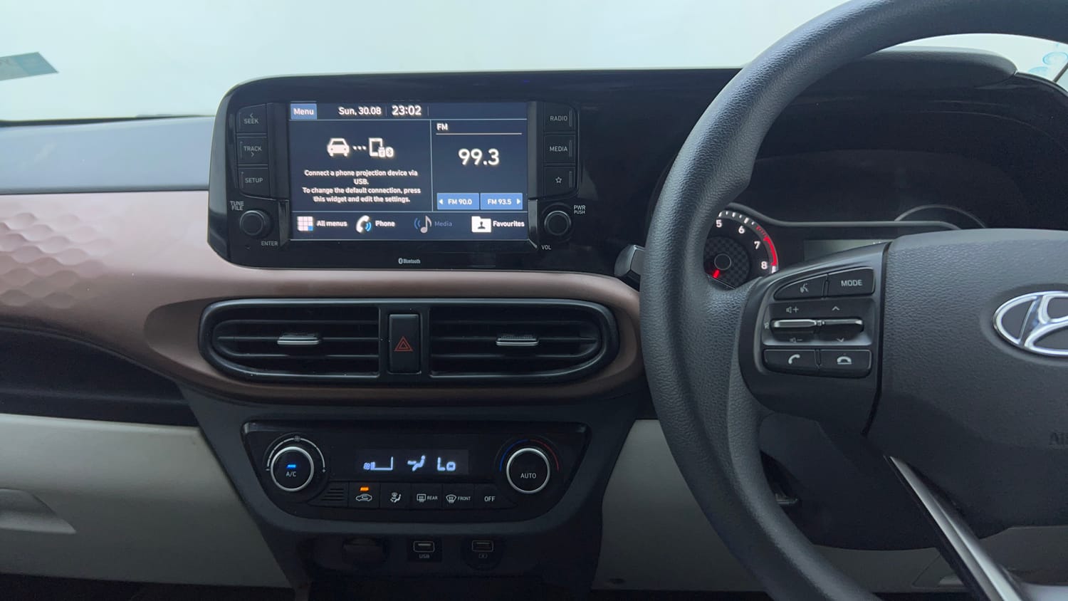 Used 2021 Hyundai Aura SX Plus 1.2 AMT Petrol Petrol Automatic top_features Touch screen infotainment system