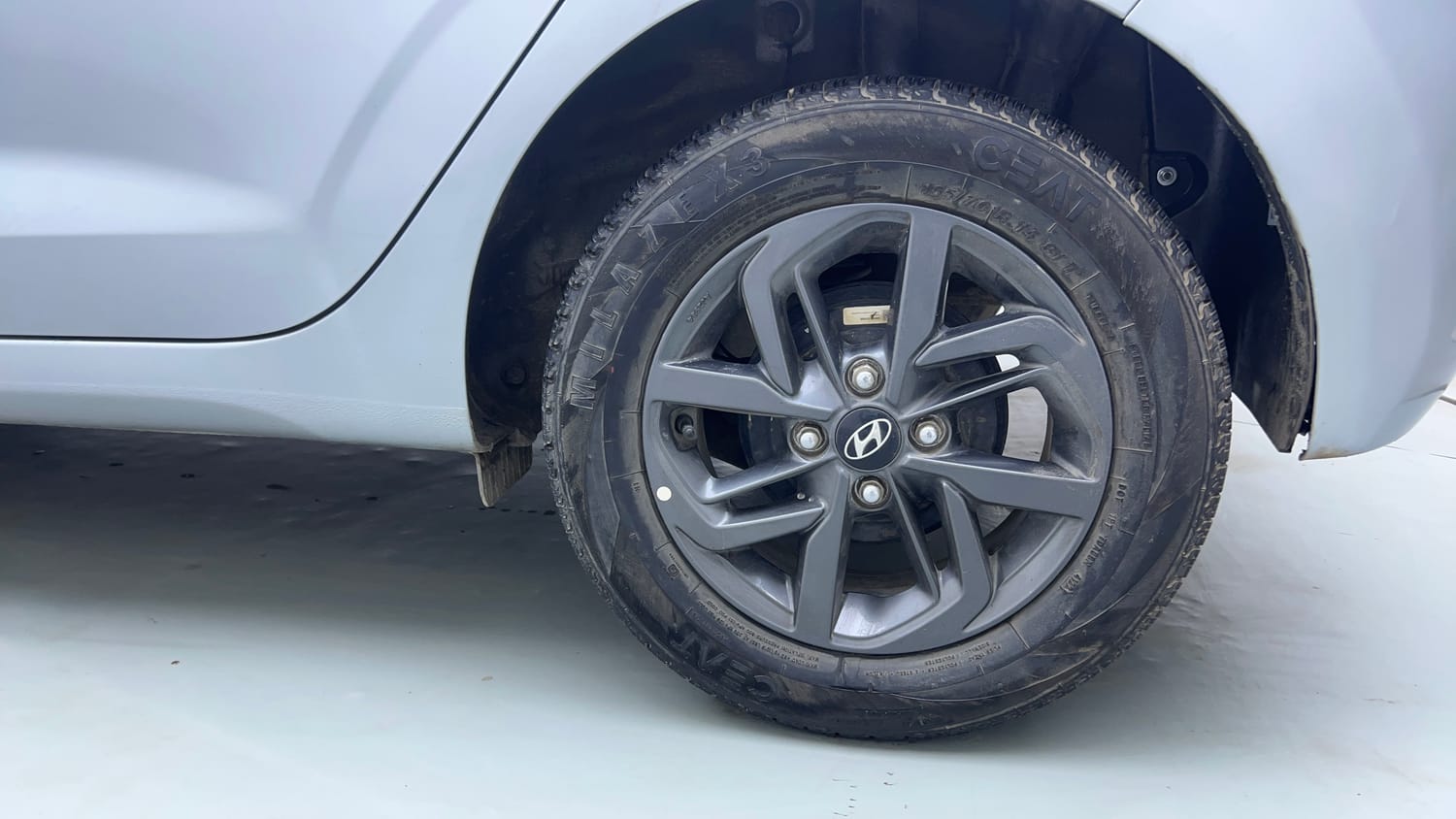 Used 2020 Hyundai Grand i10 Nios Sportz AMT 1.2 Kappa VTVT Petrol Automatic tyres LEFT REAR TYRE RIM VIEW