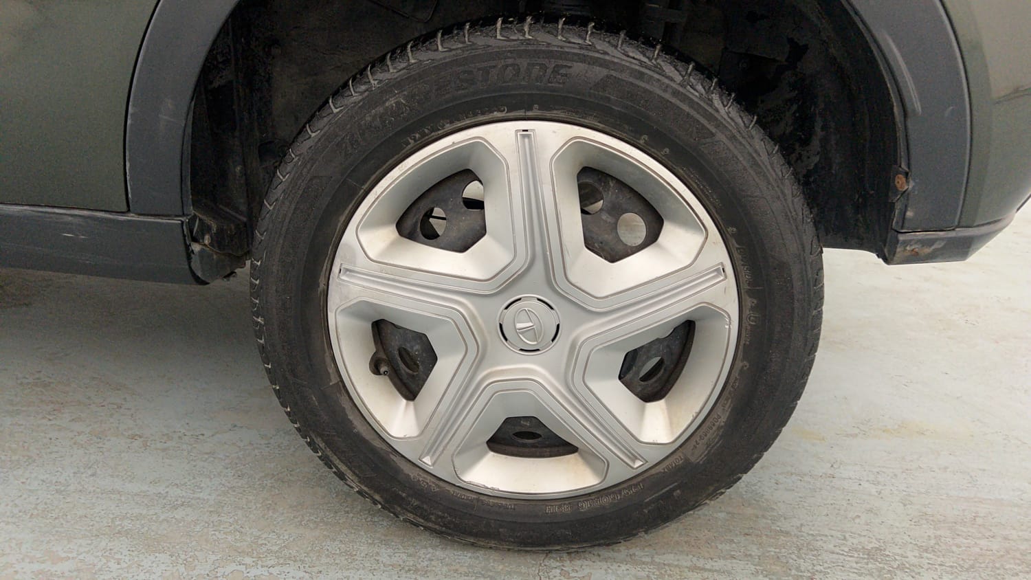 Used 2021 Tata Nexon XZ Petrol Manual tyres LEFT REAR TYRE RIM VIEW