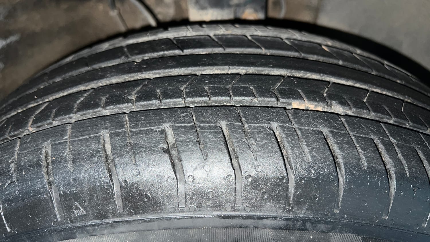 Used 2022 Hyundai Venue S Plus 1.2 Petrol Petrol Manual tyres RIGHT FRONT TYRE TREAD VIEW