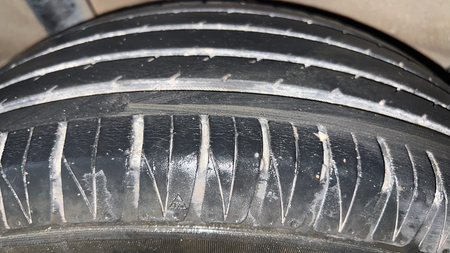 Used 2022 Hyundai Venue SX 1.2 Petrol Petrol Manual tyres RIGHT REAR TYRE TREAD VIEW